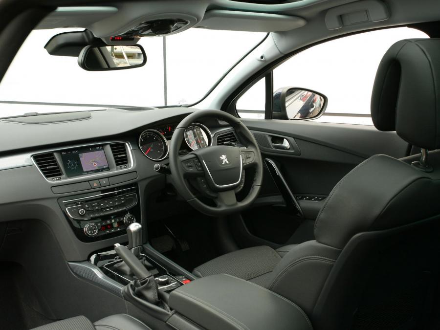  Peugeot 508 SW 2011 года  (UK) (фото 4 из 9)